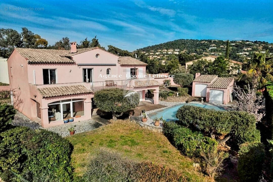 Maison à LES ISSAMBRES