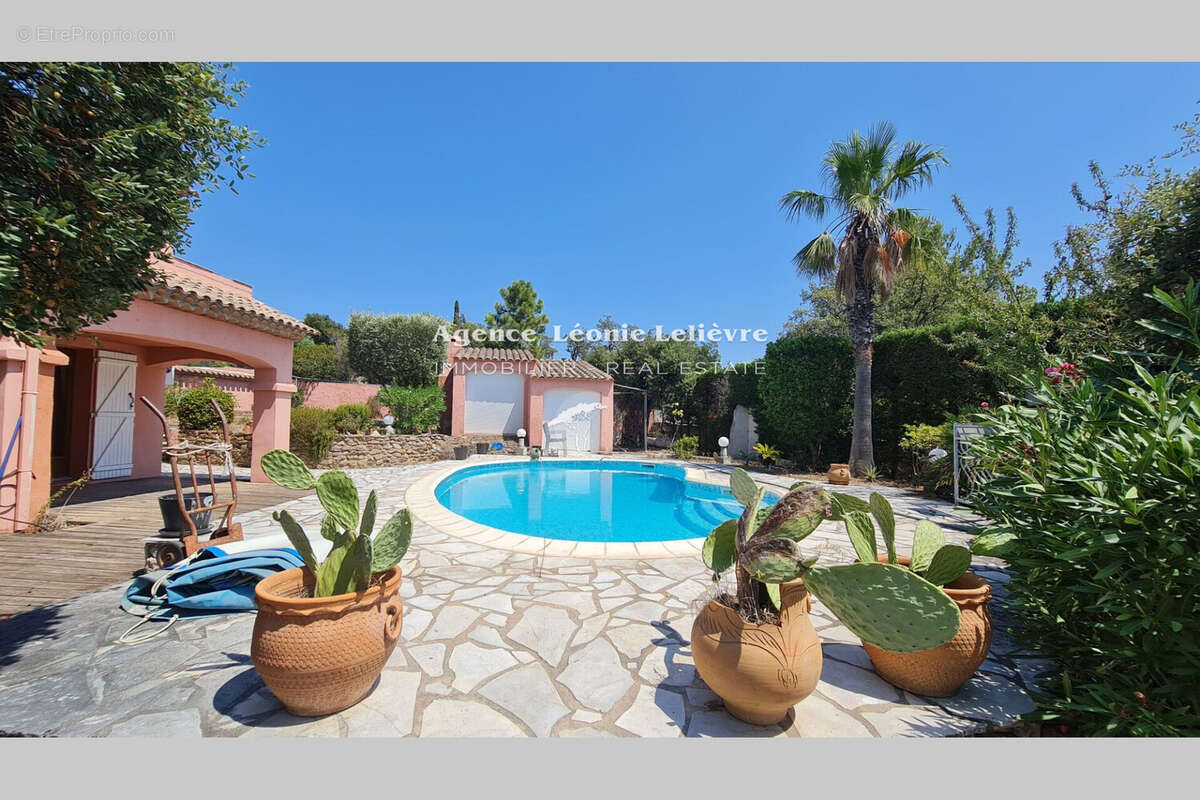 Maison à LES ISSAMBRES