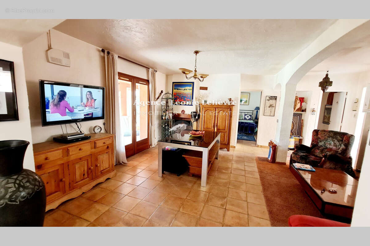 Maison à LES ISSAMBRES