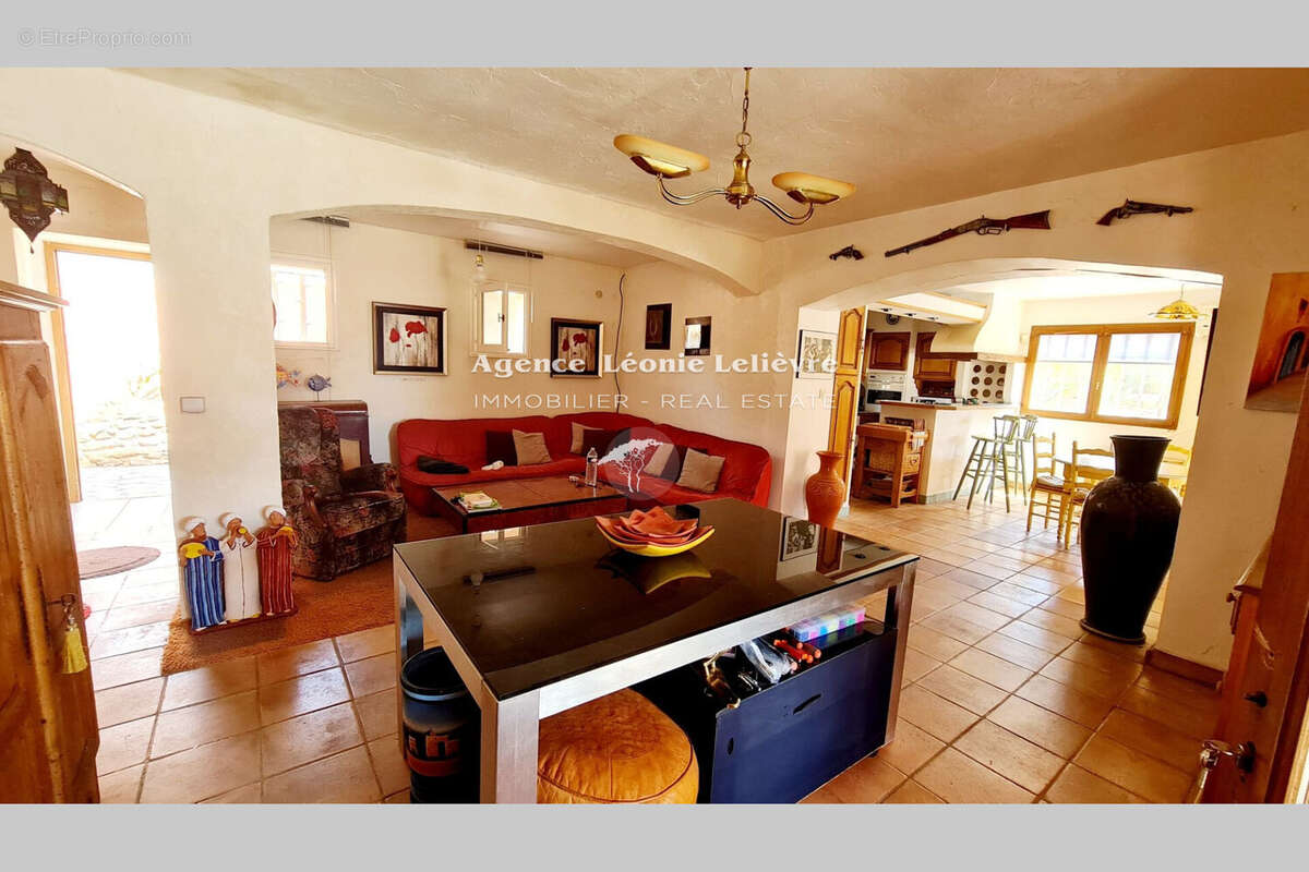 Maison à LES ISSAMBRES