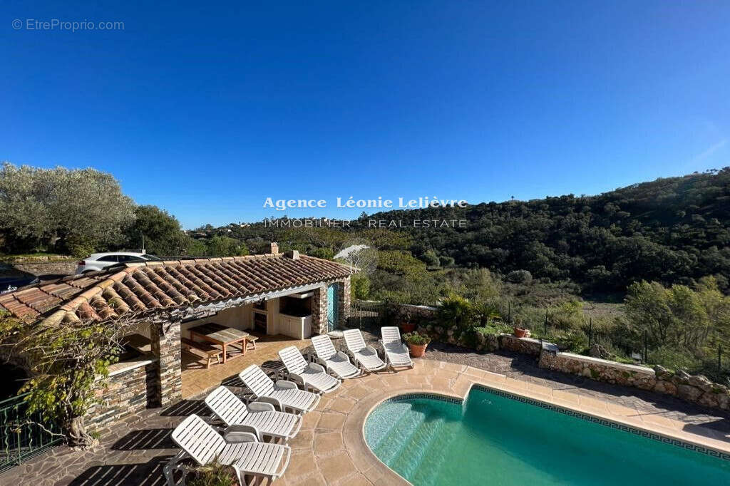 Maison à LES ISSAMBRES