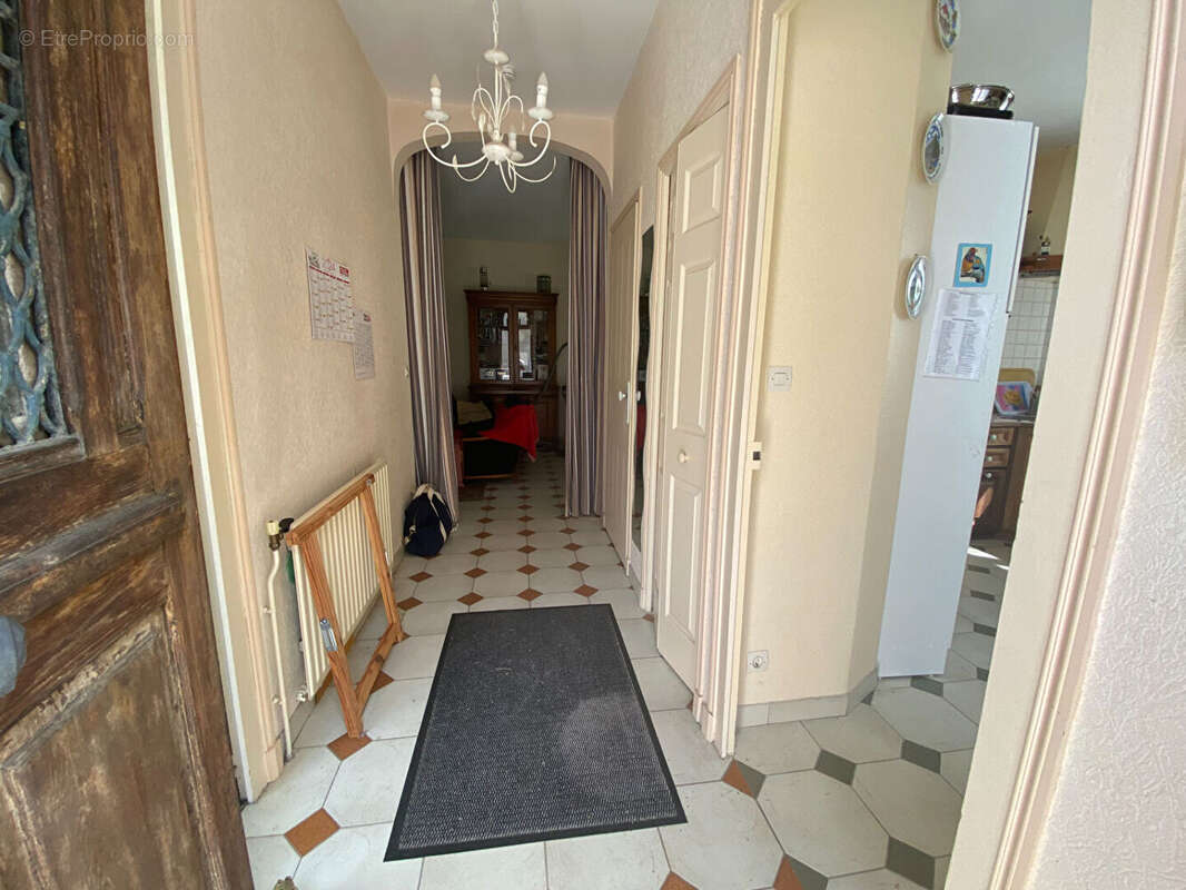 Maison à SAINT-CYR-SUR-LOIRE