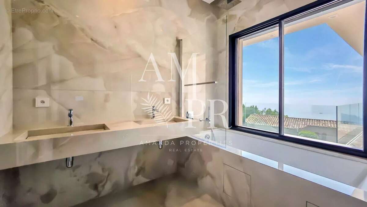 Maison à ROQUEBRUNE-CAP-MARTIN