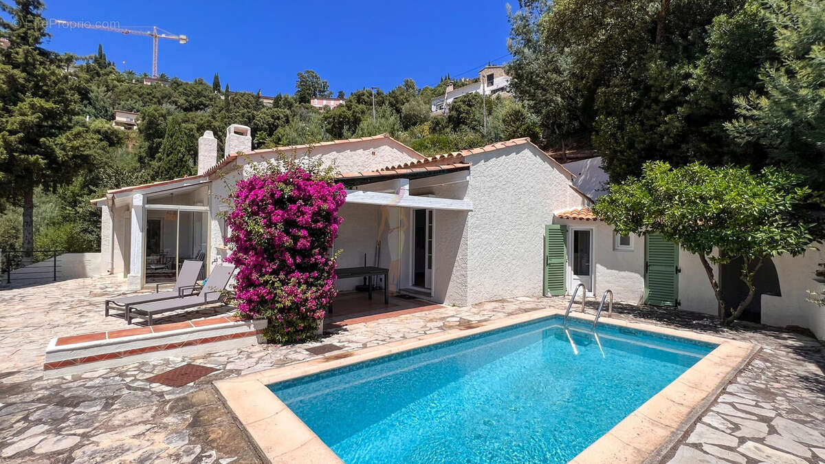 Maison à LES ISSAMBRES