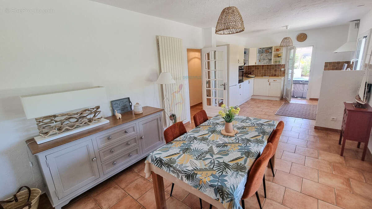 Maison à LES ISSAMBRES