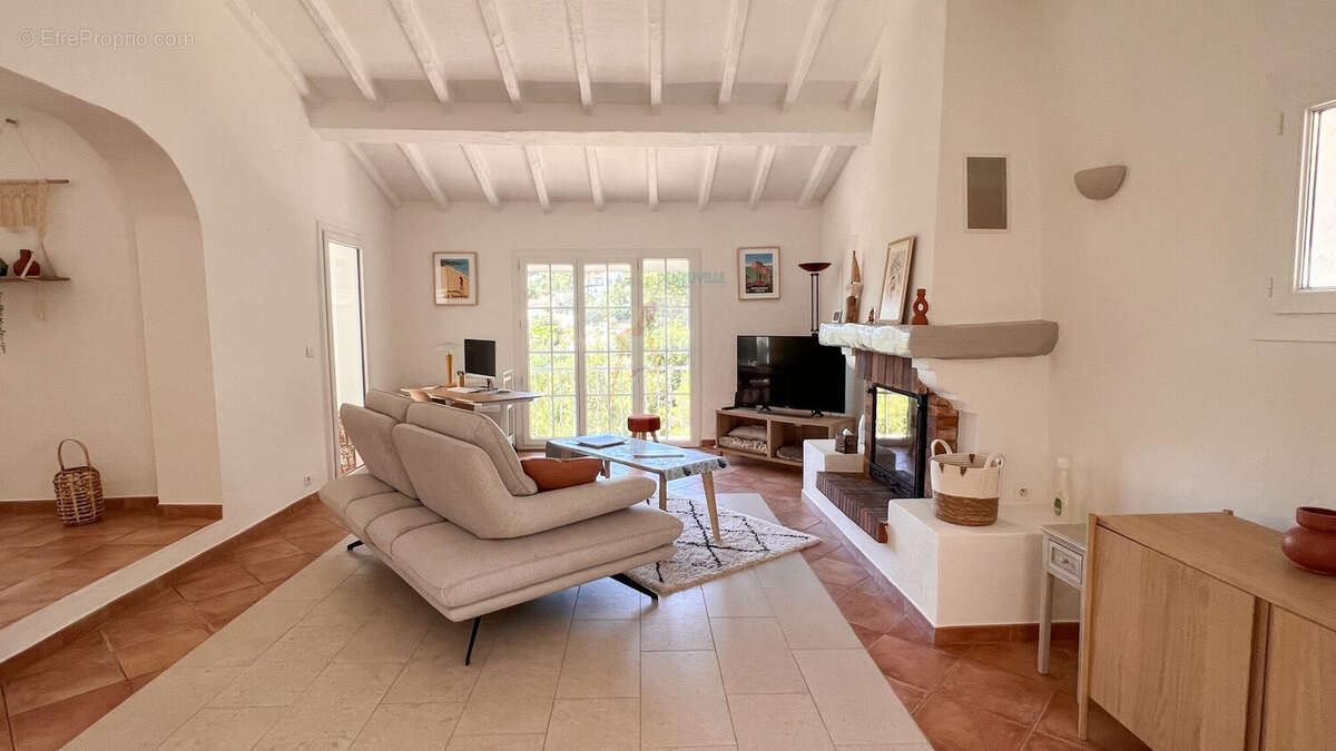 Maison à LES ISSAMBRES