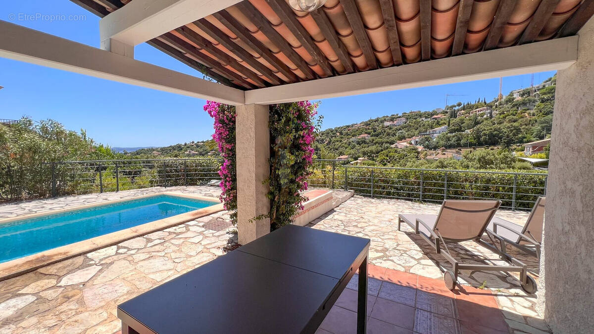 Maison à LES ISSAMBRES