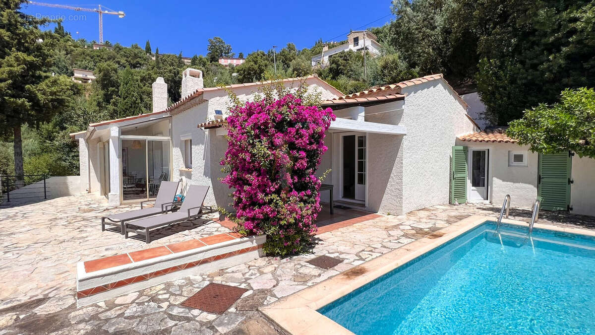 Maison à LES ISSAMBRES