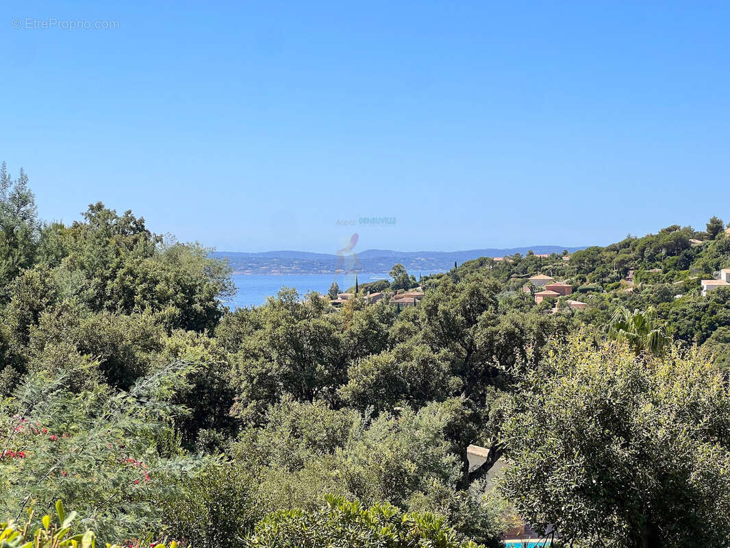 Maison à LES ISSAMBRES