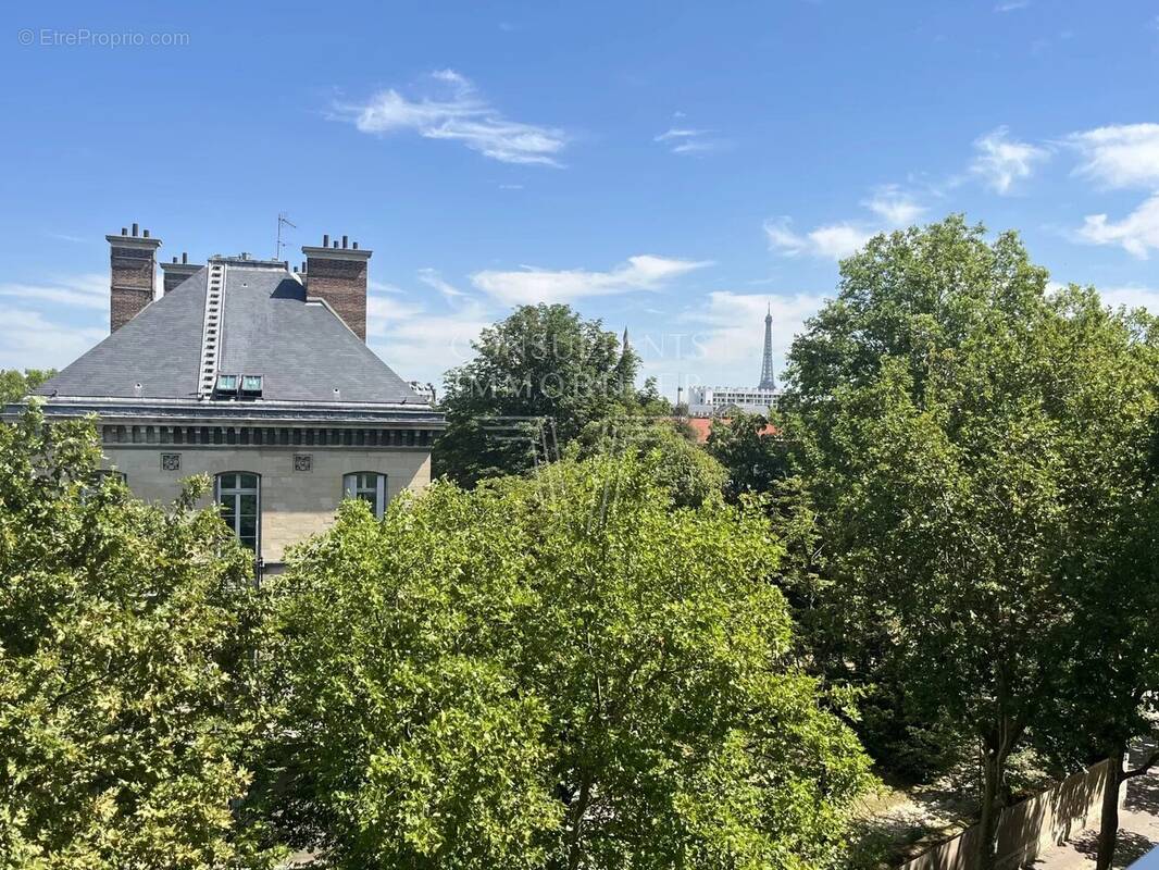 Appartement à PARIS-16E