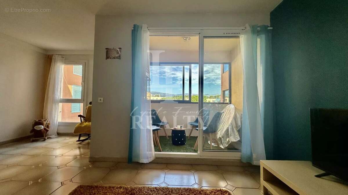 Appartement à VALBONNE