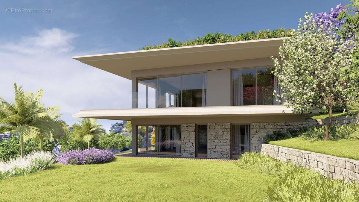 Terrain à VALLAURIS