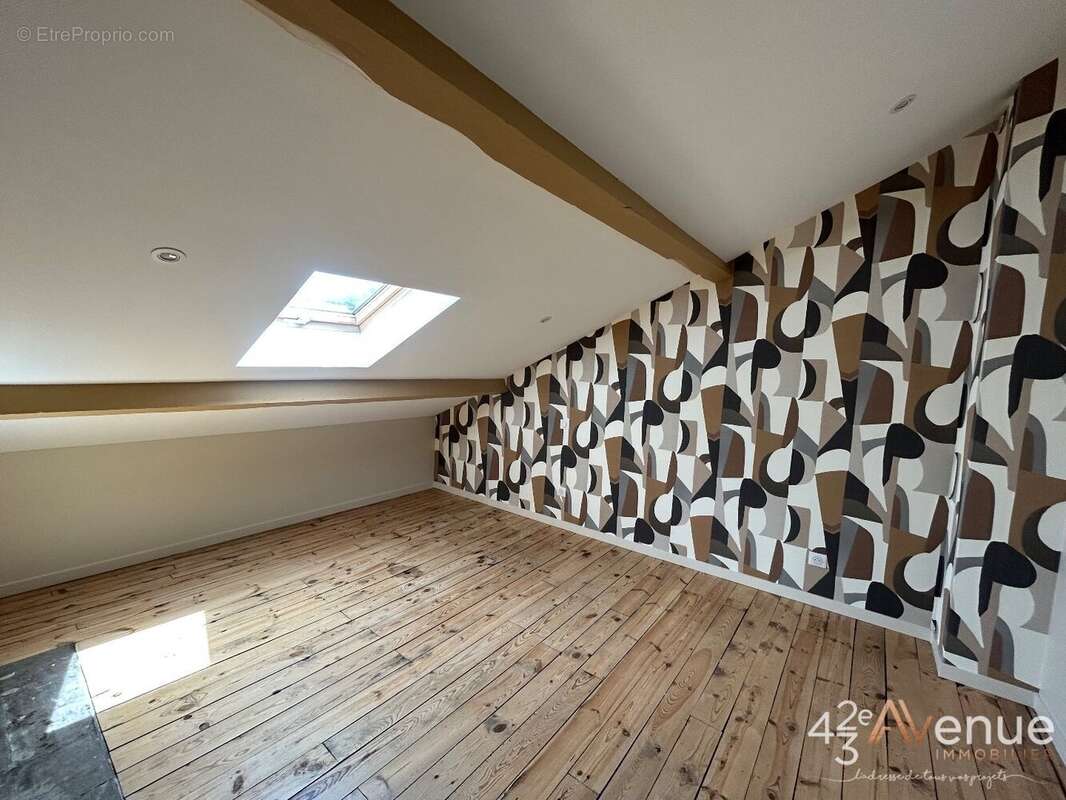 Appartement à ROCHE-LA-MOLIERE