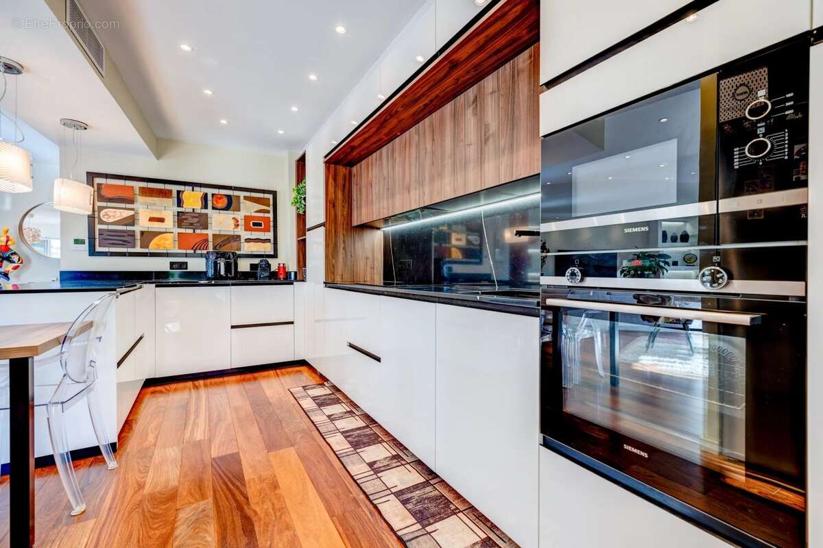 Appartement à SAINT-LAURENT-DU-VAR