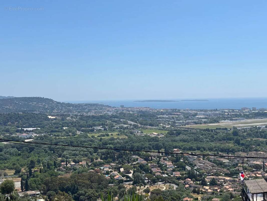 Terrain à MANDELIEU-LA-NAPOULE