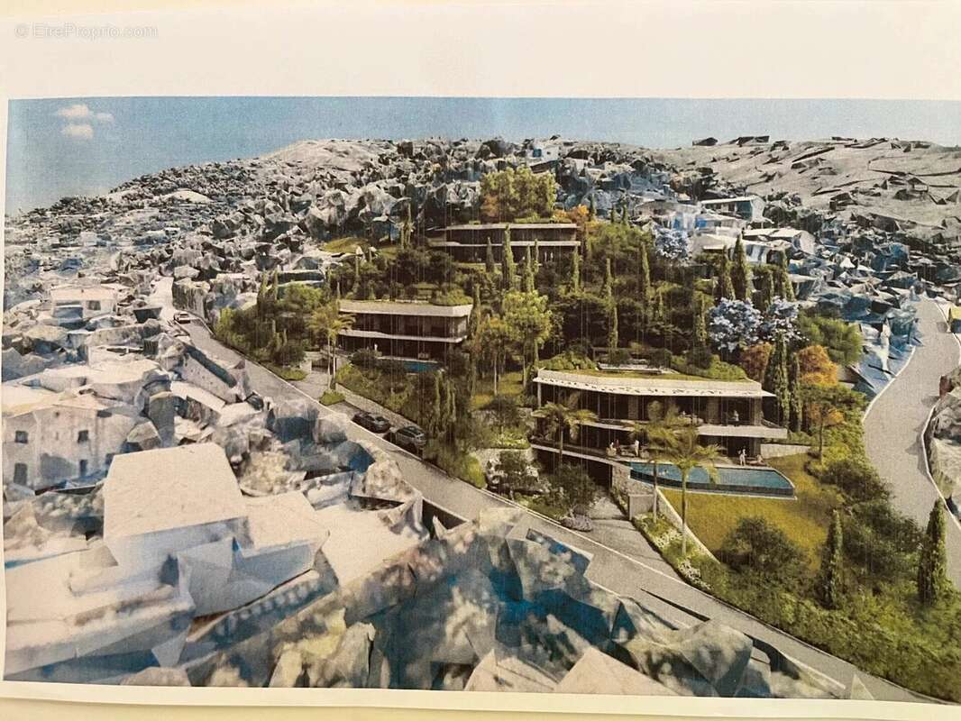 Terrain à MANDELIEU-LA-NAPOULE