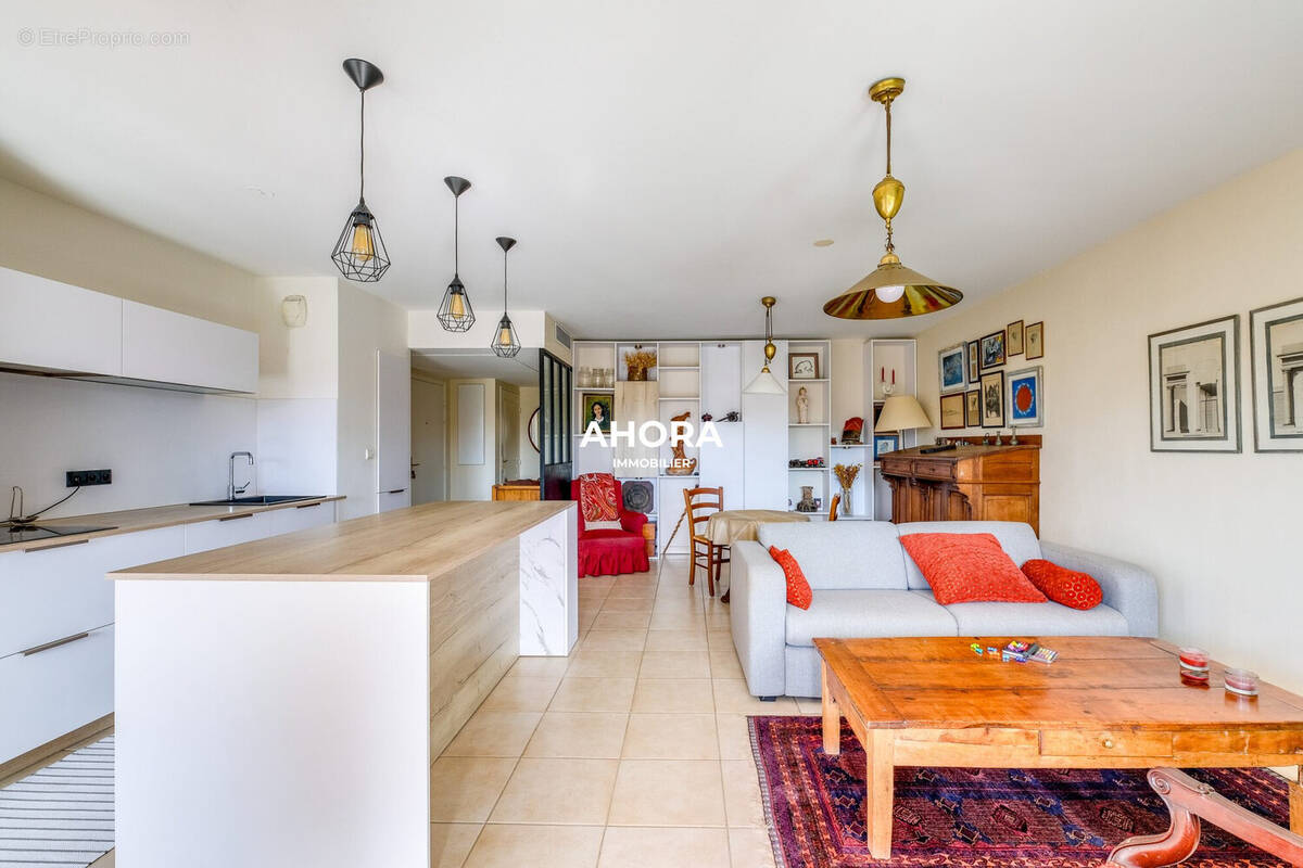 Appartement à MARSEILLE-8E