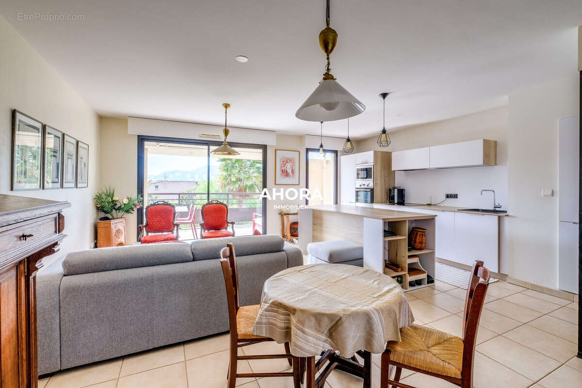 Appartement à MARSEILLE-8E