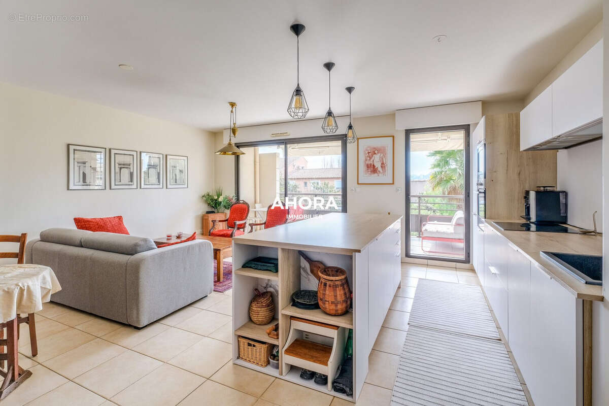 Appartement à MARSEILLE-8E