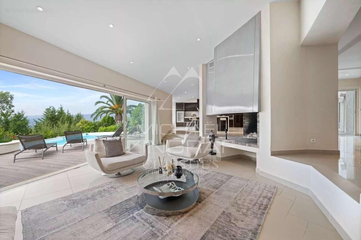 Maison à MOUANS-SARTOUX