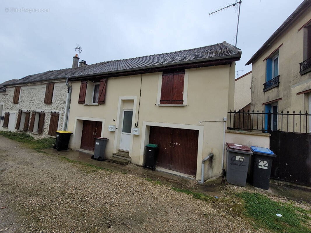 Maison à CHAUCONIN-NEUFMONTIERS