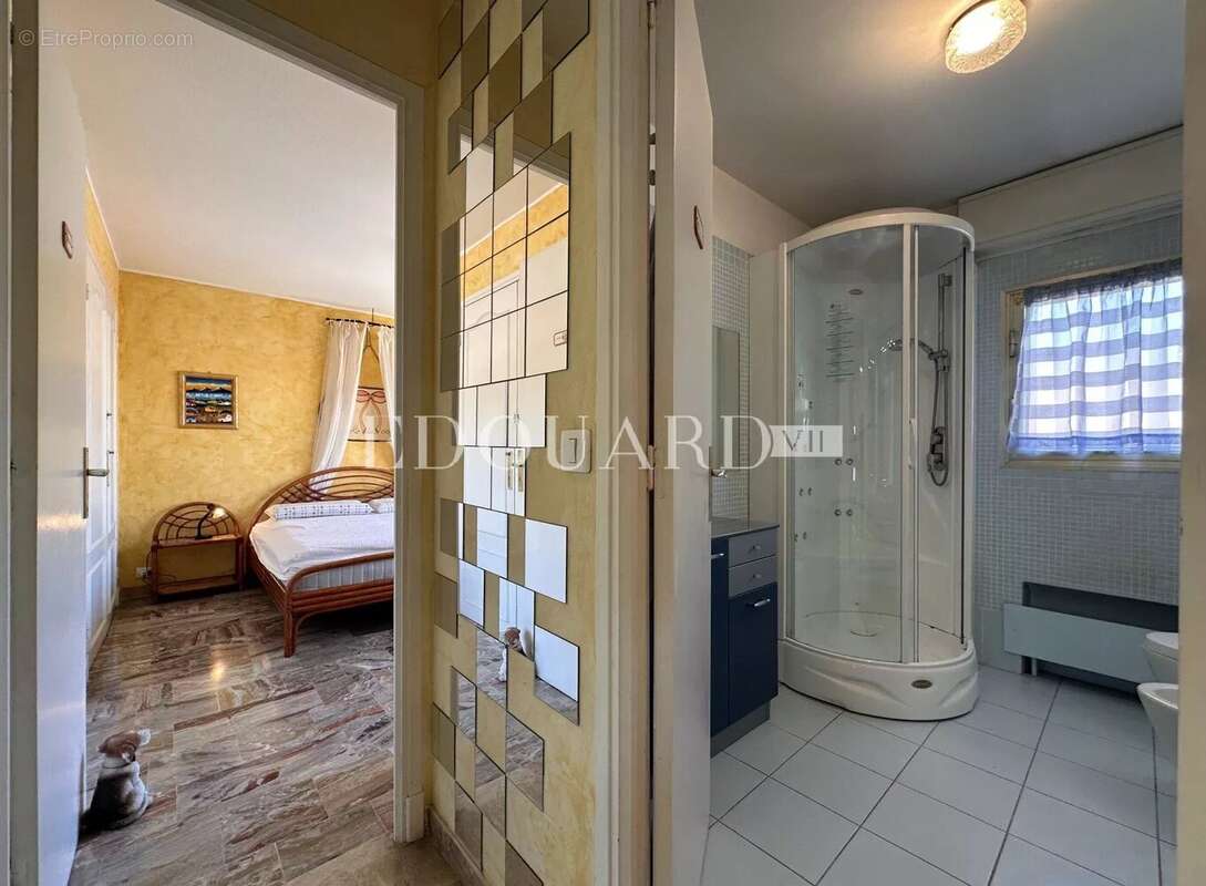 Appartement à ROQUEBRUNE-CAP-MARTIN