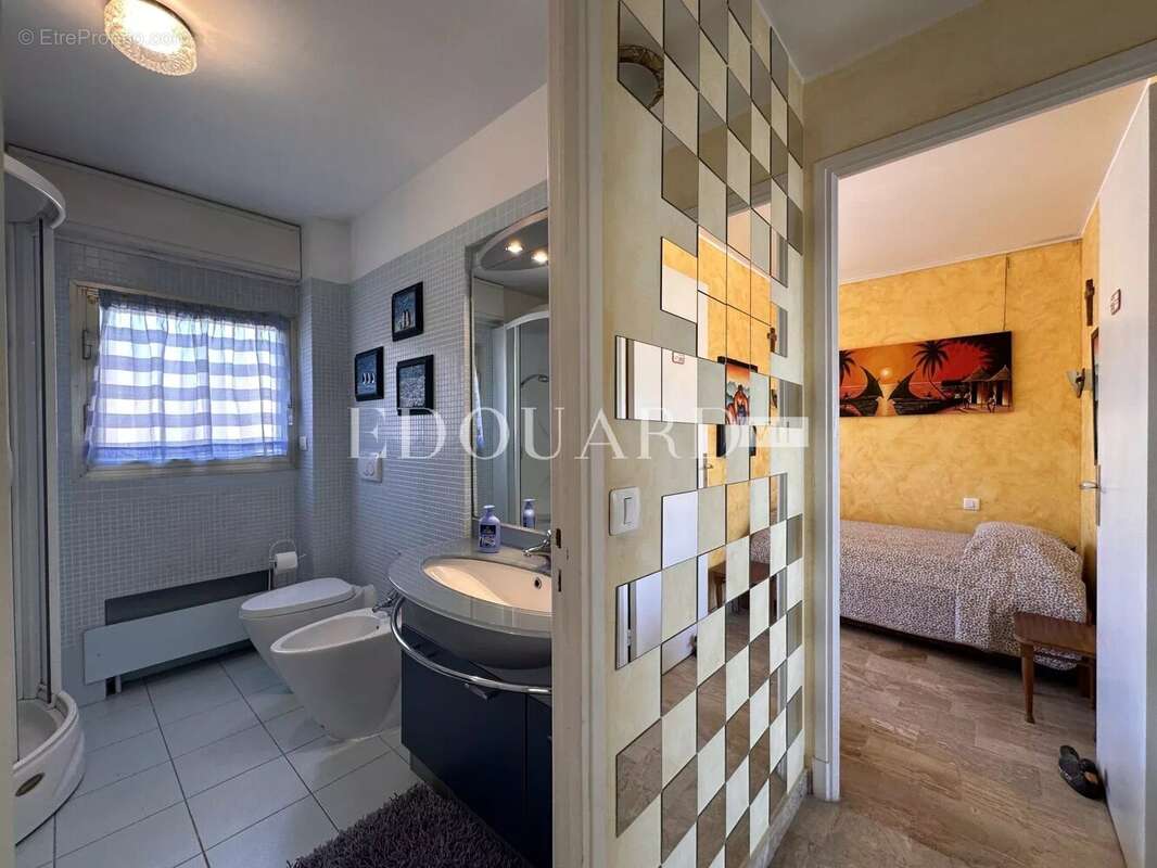 Appartement à ROQUEBRUNE-CAP-MARTIN