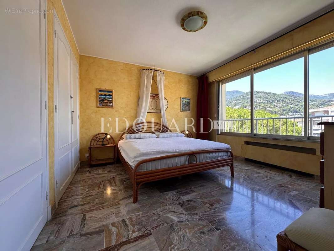 Appartement à ROQUEBRUNE-CAP-MARTIN