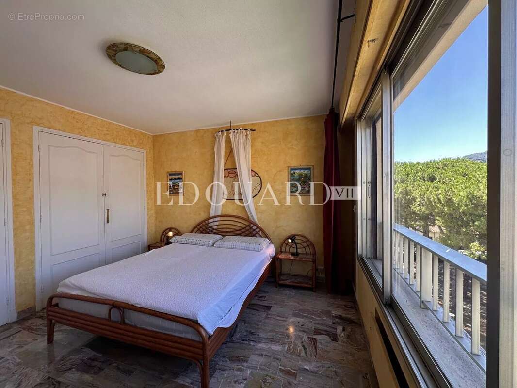 Appartement à ROQUEBRUNE-CAP-MARTIN