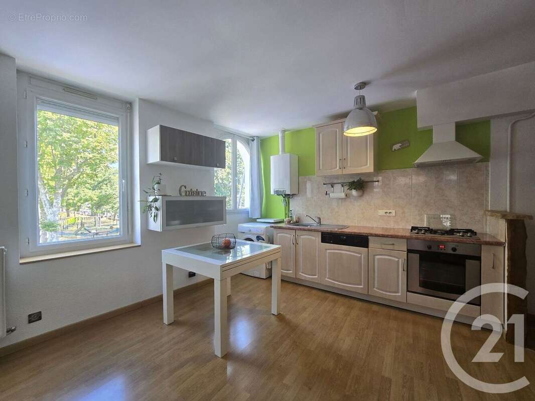 Appartement à CARBONNE
