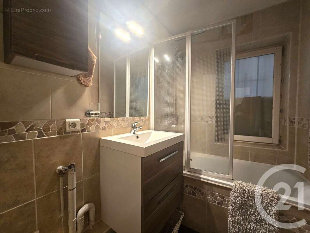 Appartement à CARBONNE