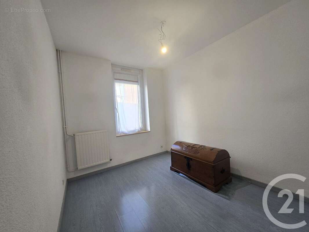 Appartement à CARBONNE