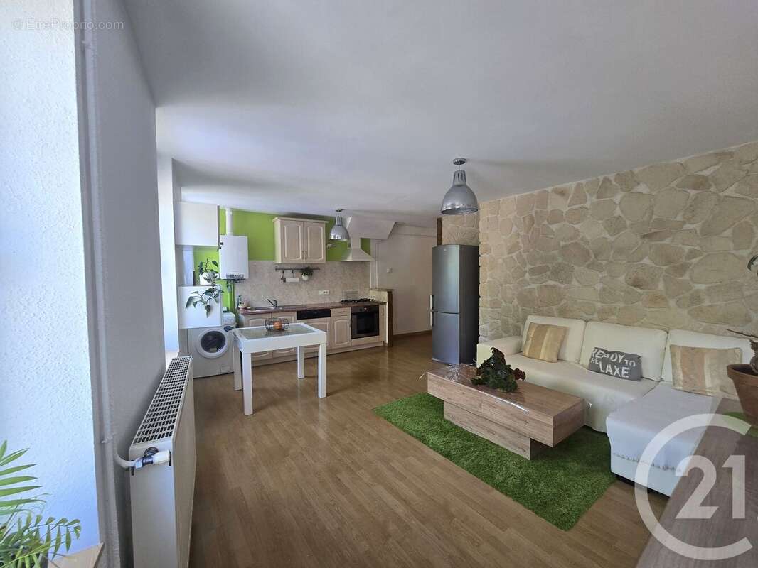 Appartement à CARBONNE