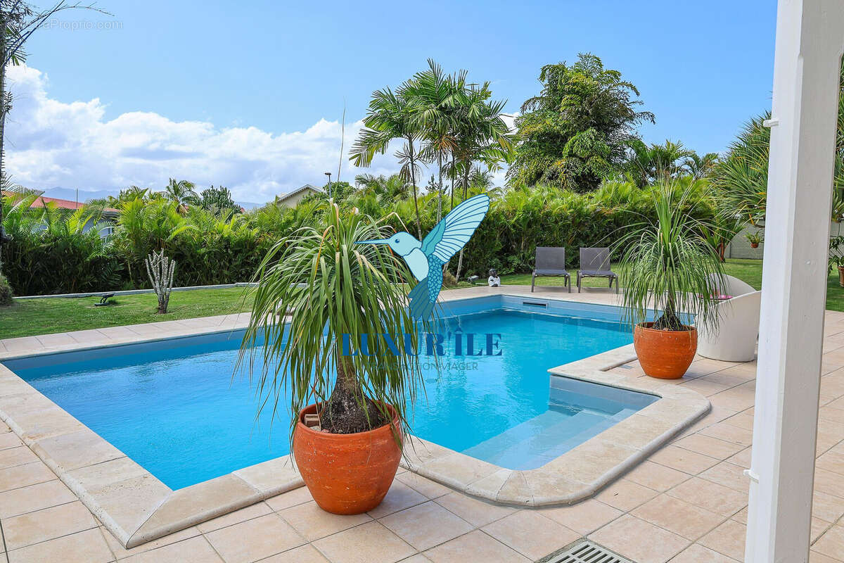 Maison à BAIE-MAHAULT