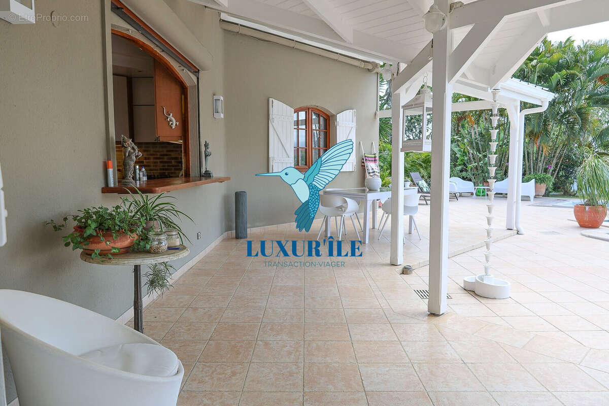 Maison à BAIE-MAHAULT