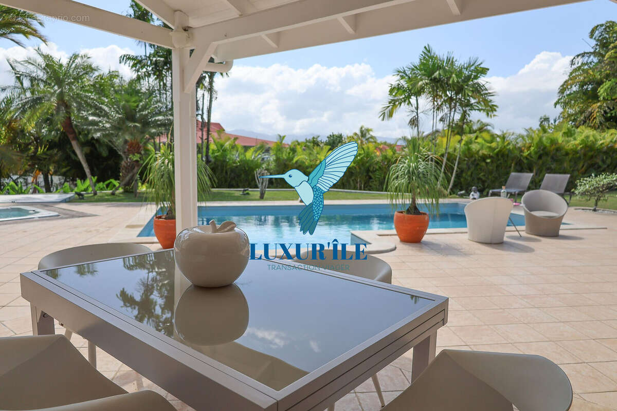 Maison à BAIE-MAHAULT