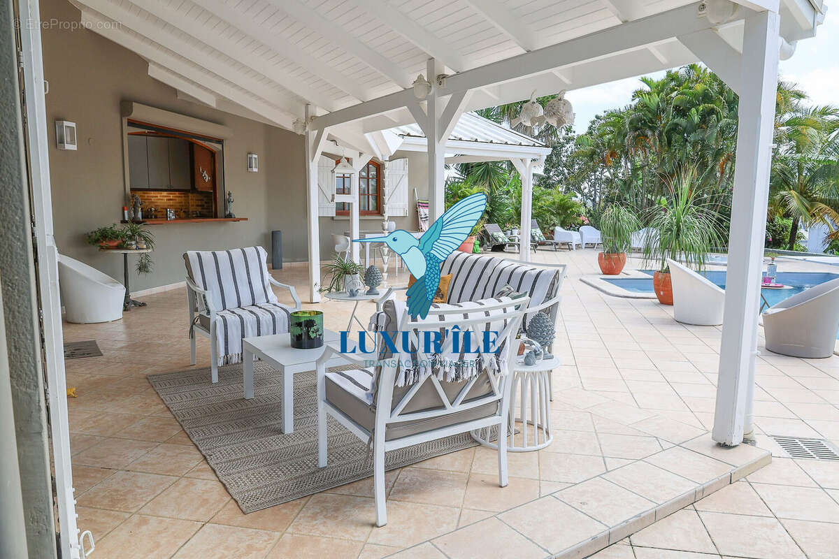 Maison à BAIE-MAHAULT