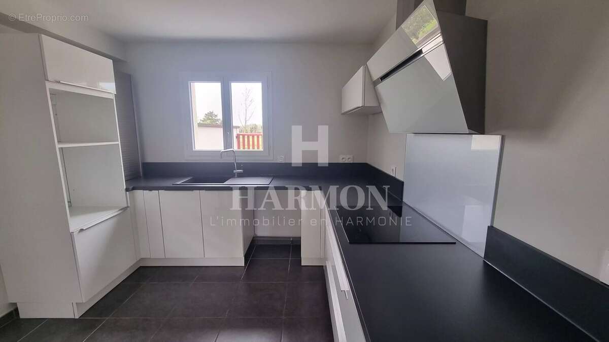 Maison à ARTIGUELOUVE