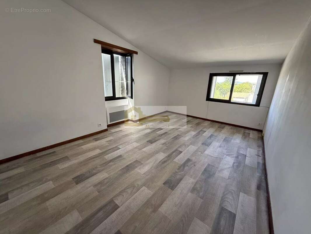 Maison à PUY-SAINT-MARTIN