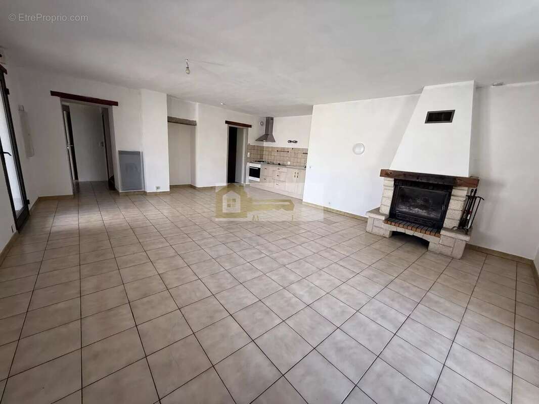 Maison à PUY-SAINT-MARTIN