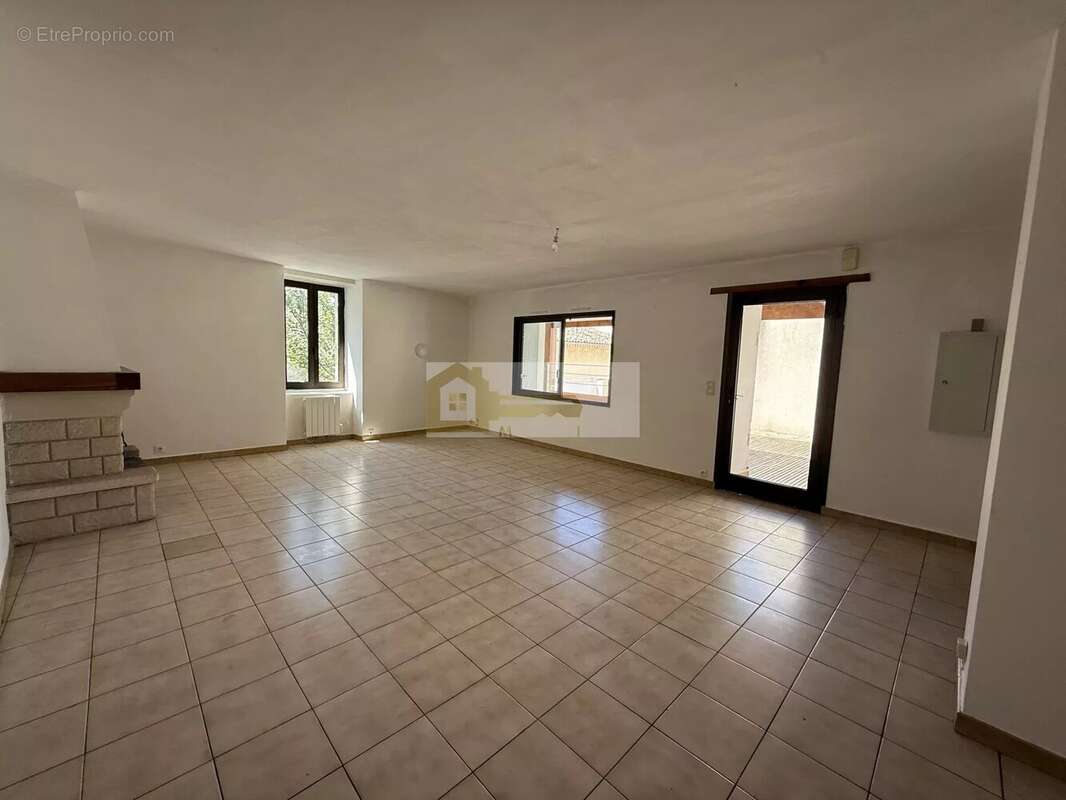 Maison à PUY-SAINT-MARTIN