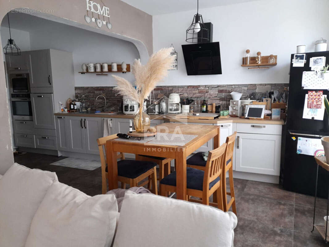 Maison à MONTESCOURT-LIZEROLLES