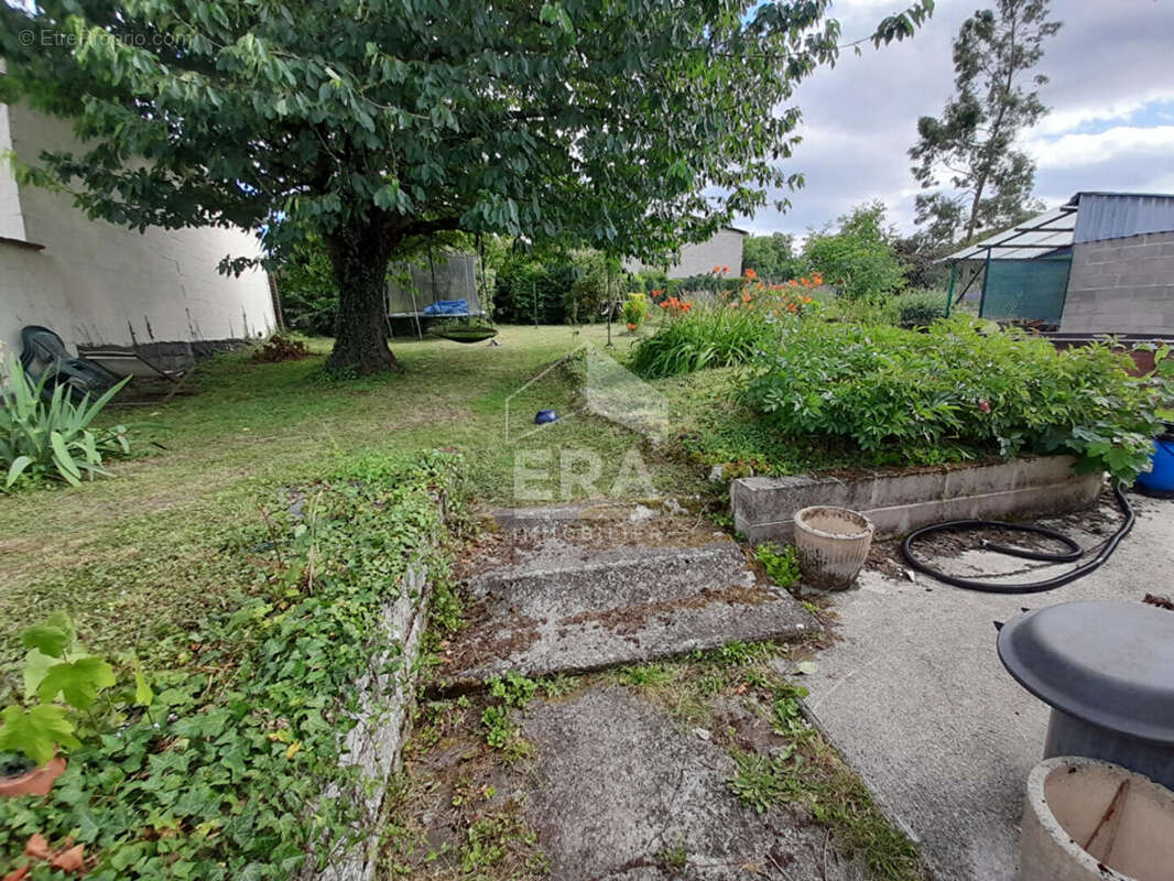 Maison à MONTESCOURT-LIZEROLLES