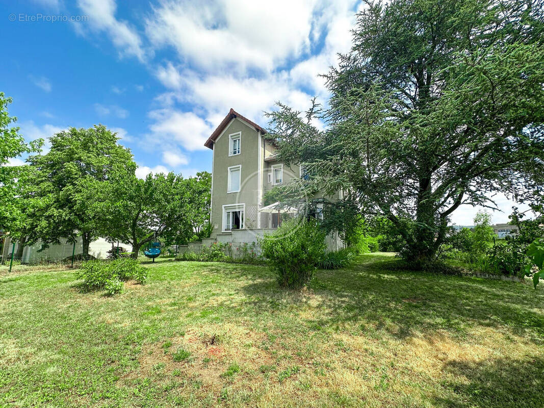 Maison à SAINT-SYMPHORIEN-SUR-COISE