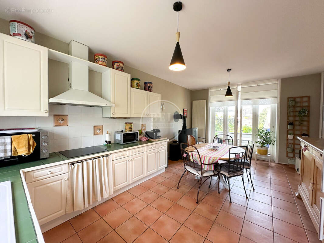 Maison à SAINT-SYMPHORIEN-SUR-COISE