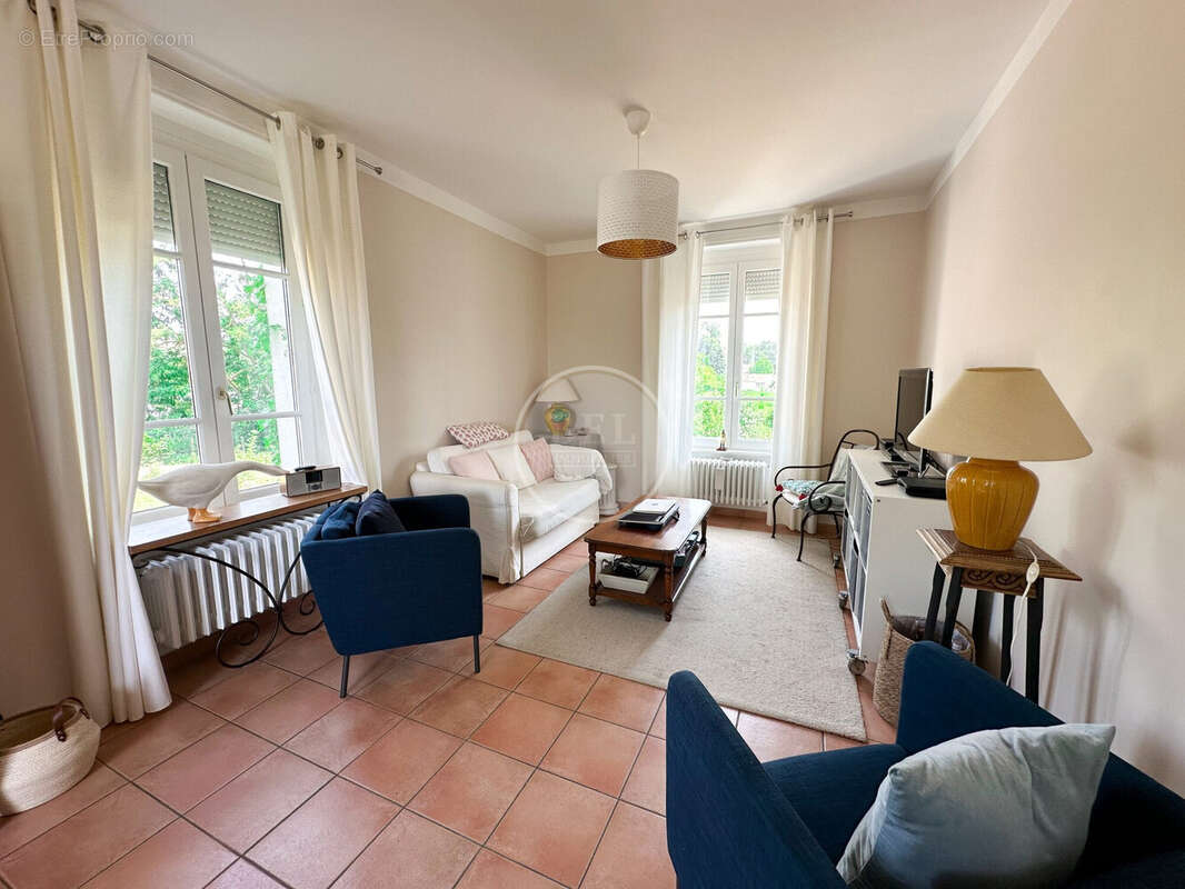 Maison à SAINT-SYMPHORIEN-SUR-COISE