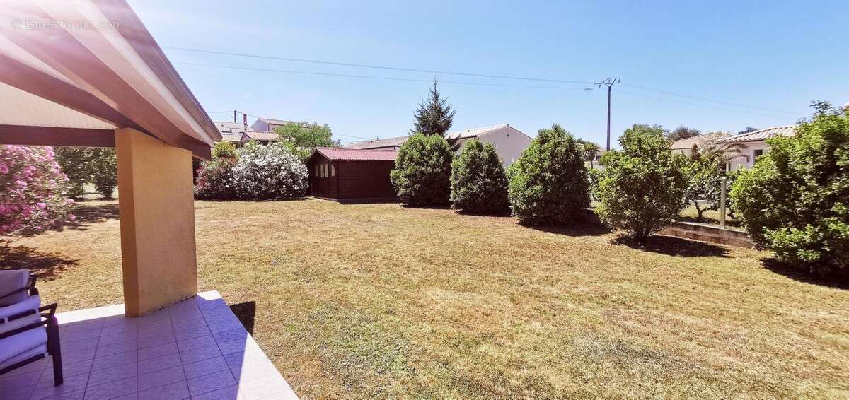 Maison à PRIGNAC-ET-MARCAMPS