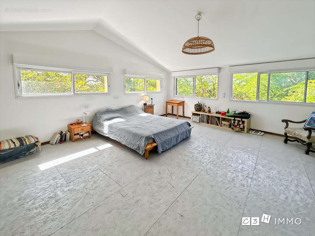 Maison à LAVERNOSE-LACASSE