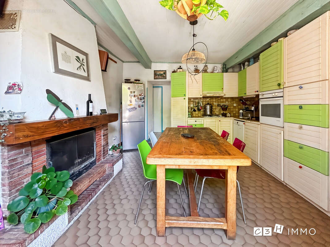 Maison à LAVERNOSE-LACASSE