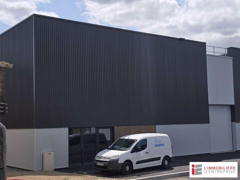 Commerce à LA MEZIERE